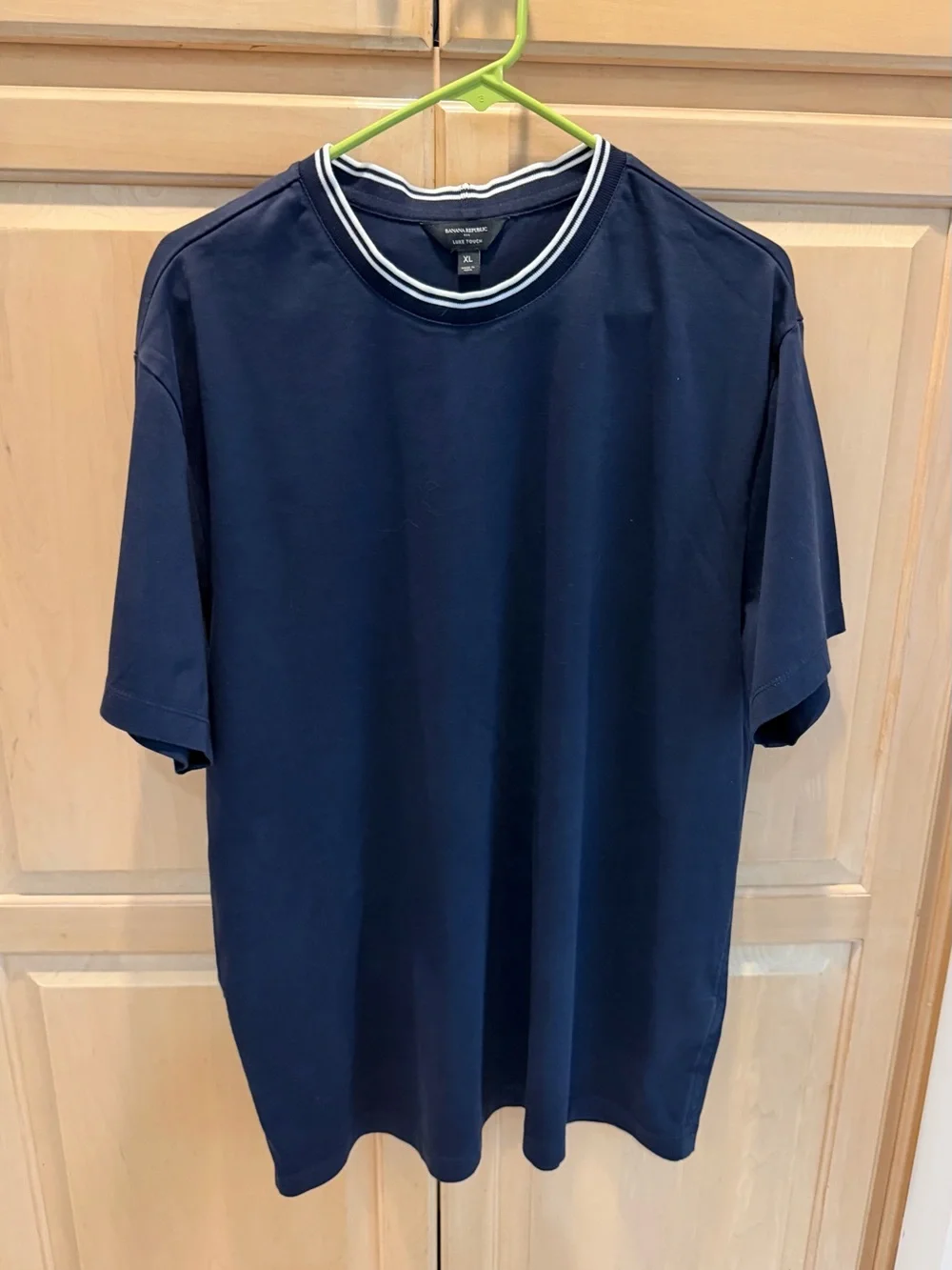 Banana Republic Luxe Touch Navy Tee with White-Trim Ribbed Crew Neck XL